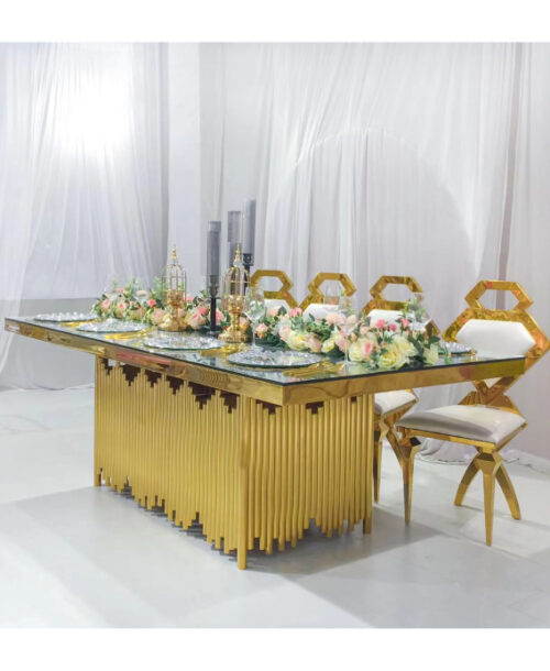 Gold Luxury sweetheart table