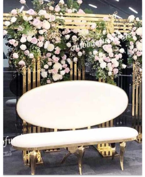 Sweetheart Sofa - Oval back